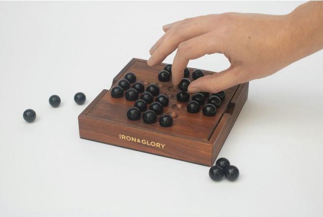 Produktbild Luckies Solitaire - Brettspiel