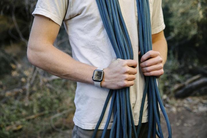 Produktbild Nomad Sport Strap V2 40mm/38mm Lunar Gray (40 mm, Kunststoff)
