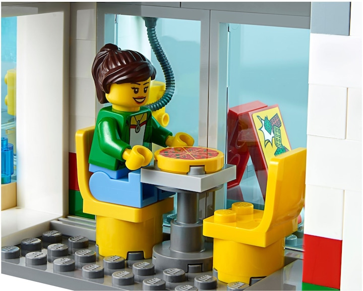 Actual product image LEGO City petrol station (60132, LEGO City)