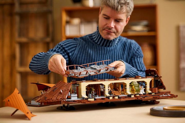 Actual product image LEGO Jabba's sailing barge (75397, LEGO Star Wars, LEGO Rare Sets)
