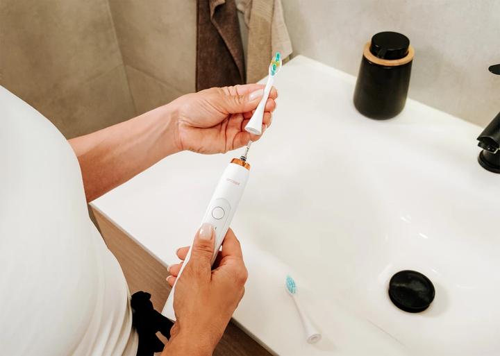 Produktbild Concept Schallzahnbürste mit Reiseetui Perfect Smile weiss ZK7010