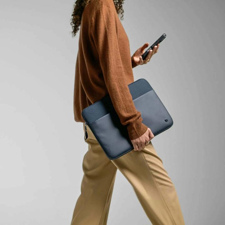 Immagine prodotto Incase Custodia A.R.C. per laptop da 16 pollici - Navy (16", Universale)