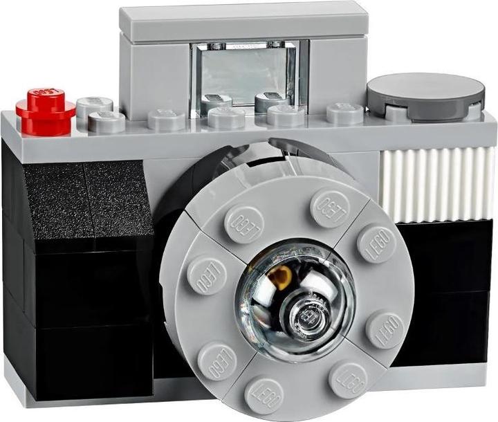 Actual product image LEGO Classic Large Building Blocks Box (10698, LEGO Classic)