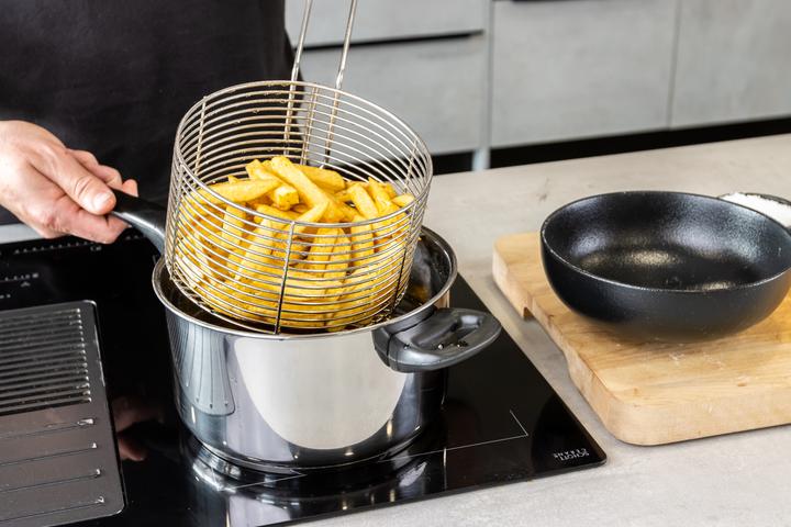 Actual product image Kitchen Craft Deep frying pot and basket (Pot, Stainless steel)