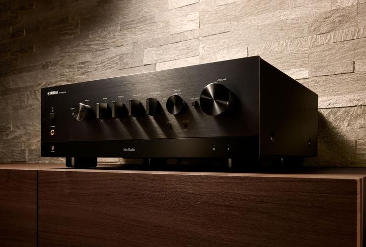 Produktbild Yamaha R-N 800A Netzwerk-Hi-Fi-Receiver *schwarz* (2.1 Kanal)