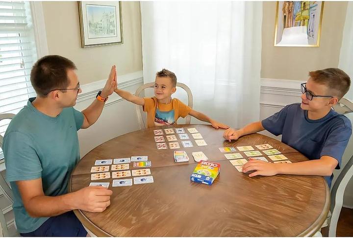 Productafbeelding Skyjo Junior (Duits, Engels, Frans, Italiaans, Spaans, 2 - 5 Spelers)