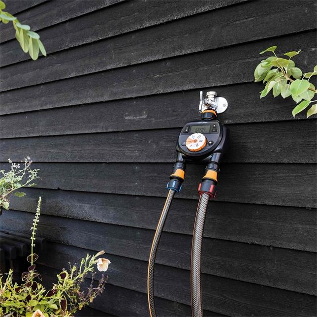 Produktbild Fiskars Zeitschaltuhr/Timer mit 2 Ausgängen, Für alle gängigen Wasserhahngrössen, Leicht ablesbares L (Bewässerungsuhr)