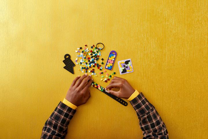 Produktbild LEGO Hogwarts Zubehörset (LEGO Dots)