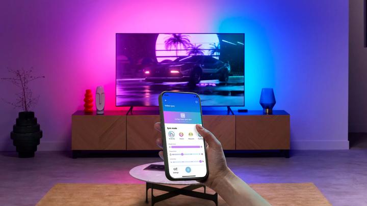 Actual product image WiZ HDMI Sync Box + Lightstrip 75 bis 85 Zoll (Multicoloured, 340 cm, Indoor)