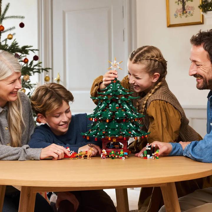 Actual product image LEGO Decoration for the Christmas tree (41843, LEGO Icons)