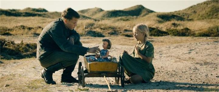 Produktbild Plaion Unter dem Sand - Das Versprechen der Freiheit (DVD, 2015, Deutsch)