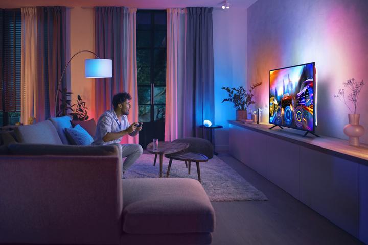Actual product image Philips Hue Play Gradient Lightstrip 75" (RGBW, 304 cm, Indoor)