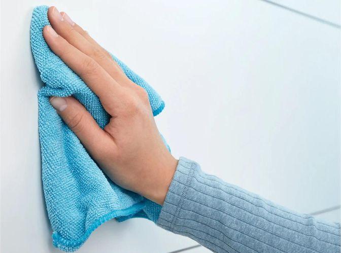 Immagine prodotto tesa Porta rotolo di carta igienica MOON con soluzione adesiva senza trapano