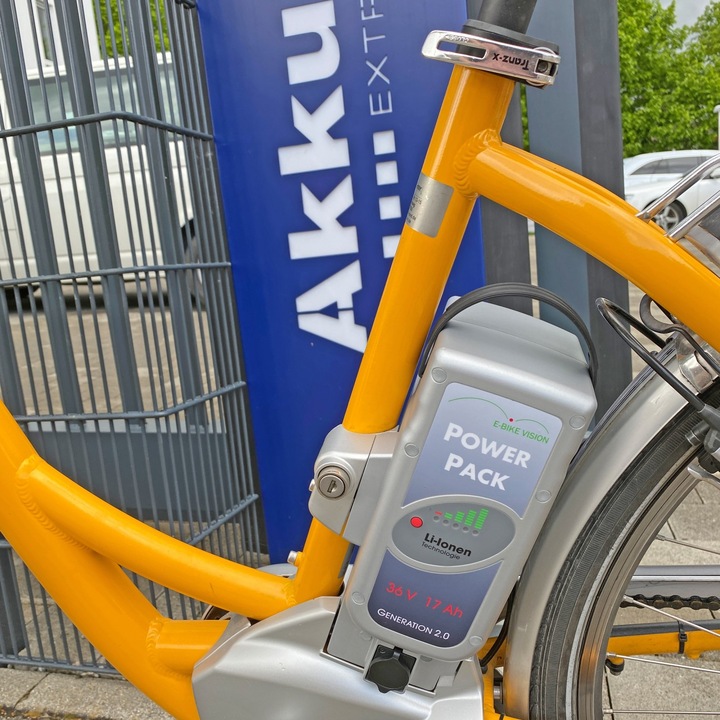 Image du produit E-Bike-Vision Batterie avec chargeur Flyer Deluxe 36V NKY352B2, NKY370B2, tube de selle (612 Wh, Batterie pour vélo électrique)