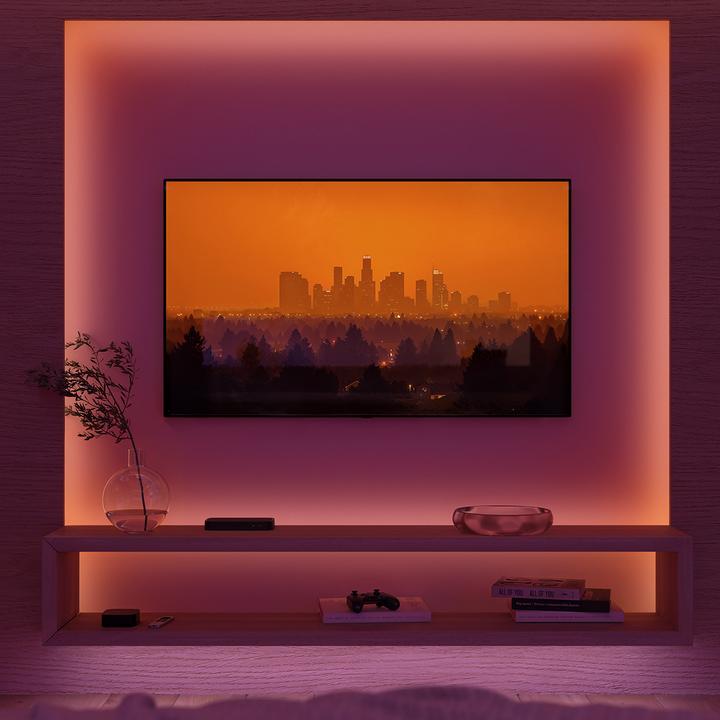 Actual product image Philips Hue Flux Gradient Lightstrip (RGBW, Multicoloured, 300 cm, Indoor)