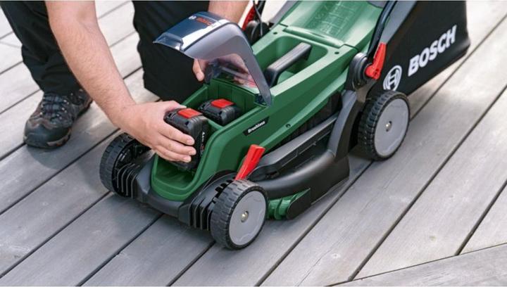 Actual product image Bosch Home & Garden UniversalRotak (Rechargeable battery operated)