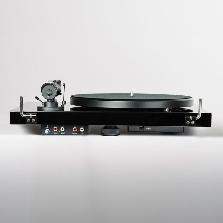 Produktbild Pro-Ject Debut E Carbon Plattenspieler, Walnuss