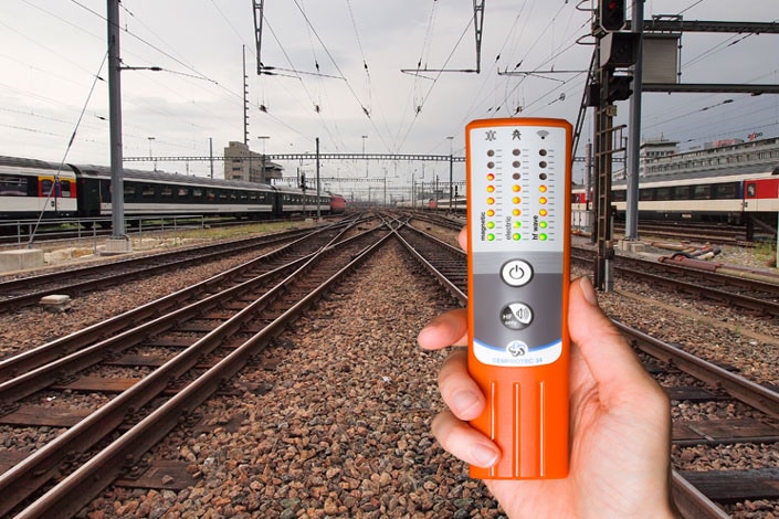 Produktbild ESI Cemprotec 34 High-Performance Elektrosmog-Messgerät