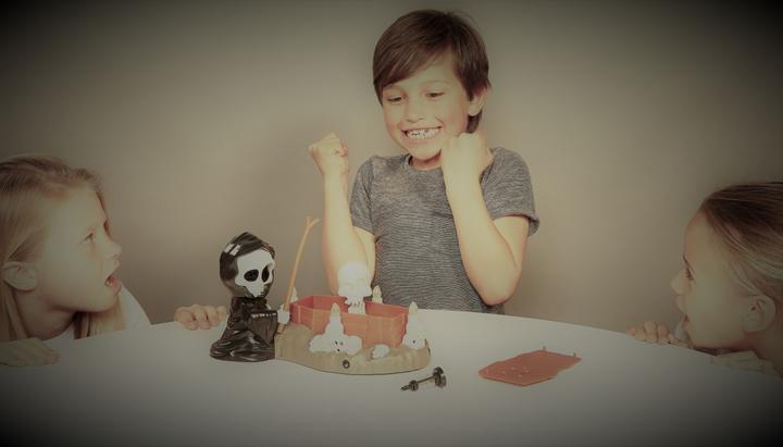 Actual product image Megableu Nl Creepy Grave (Dutch, French, German, 1 - 4 Players)