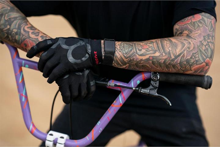Produktbild Triple 8 ExoSkin Gloves (L)