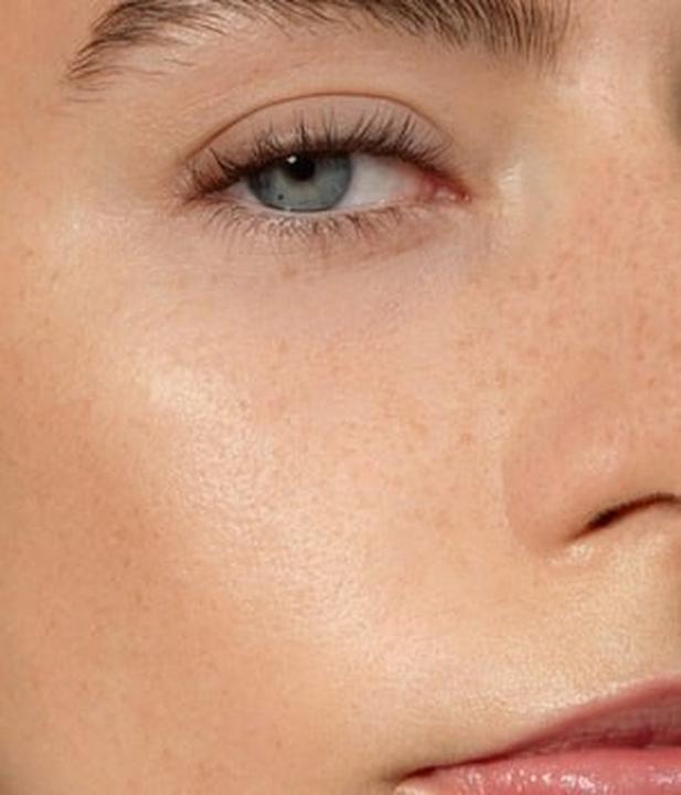 Actual product image Madara Hyaluronic Tinting Serum H20 Tint Tinted Serum 30 Ml (30 ml)