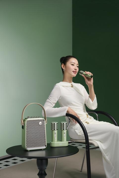 Actual product image Divoom SongBird-HQ2 green