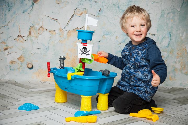 Actual product image Knorrtoys Sand- und Wassertisch - "Piratenschiff"
