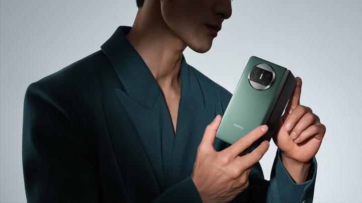 Actual product image Huawei Mate X3 (512 GB, Dark green, 7.85", Dual SIM, 4G)