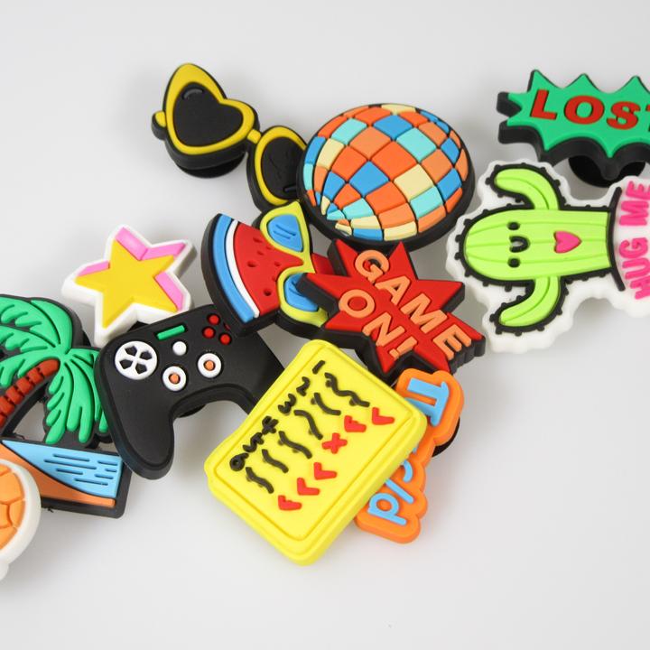 Produktbild PhoneLook Trendige Aufsteck-Sticker 3D für Silikonhülle mit Löcher Be Live Rainbow