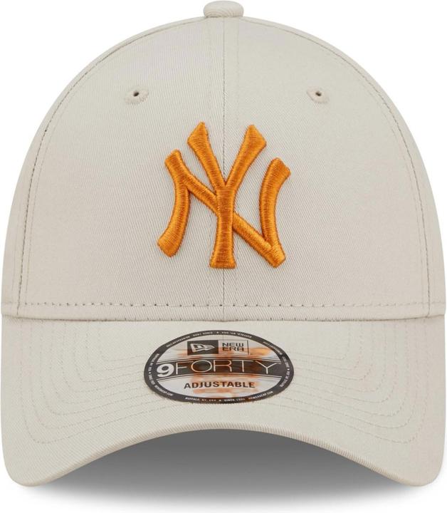 Actual product image New Era 9Forty Strapback New York Yankees Begie