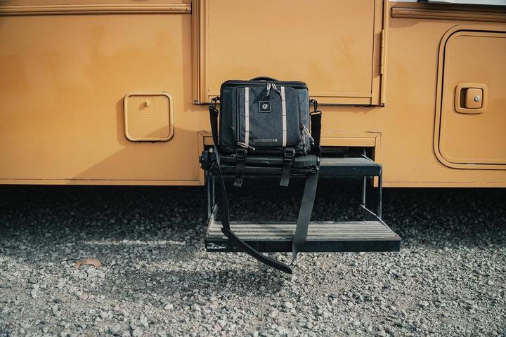 Actual product image PolarPro Kamera-Tasche RoadRunner 12 l Schwarz (Camera shoulder bag, 12 l)