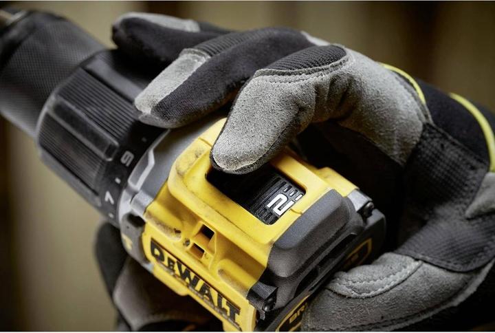 Actual product image DeWalt 18V Akku-Schlagbohrschrauber (bürstenlos), inkl. 2 x Akkus (18 Volt 2 Ah)