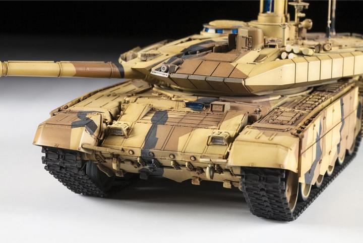 Actual product image 1:35 Russian main battle tank