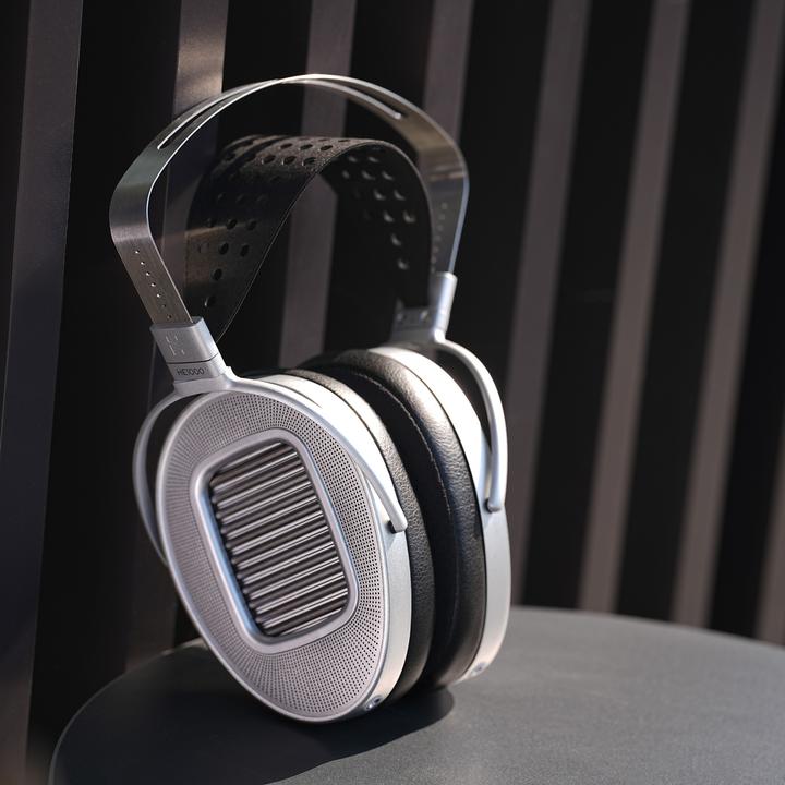 Actual product image Hifiman HE1000 Unveiled (Cable)