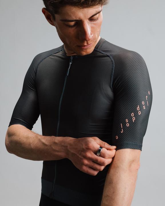 Actual product image Isadore Alternative (M)