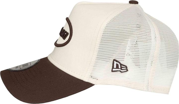 Image du produit New Era Casquette Trucker ajustable - Patch de marque rétro Chrome