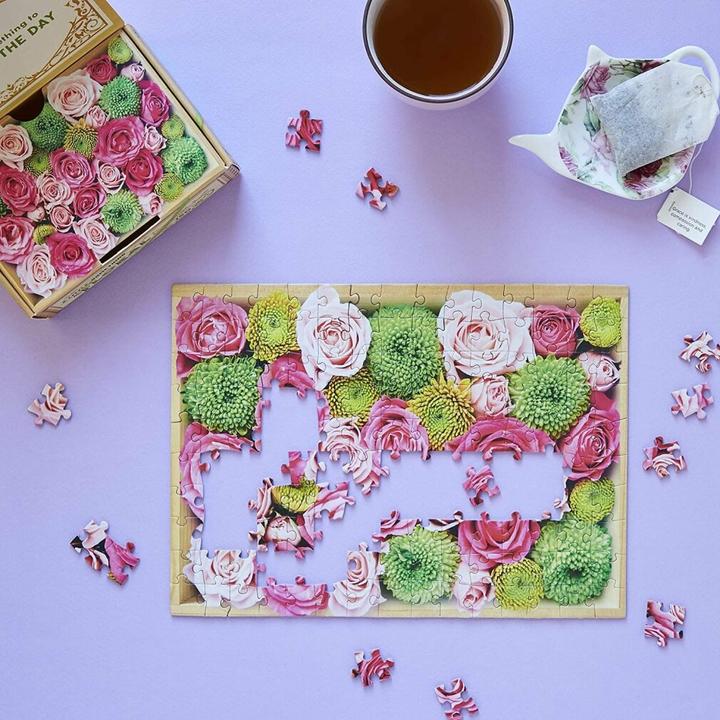 Produktbild Abrams & Chronicle A Little Something Floral: 150-Piece Mini Puzzle (150 Teile)