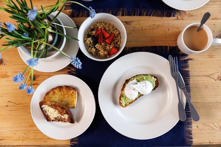 Immagine prodotto Mikasa Set da pranzo in gres Cranborne 12 pezzi, crema (4 pz.)