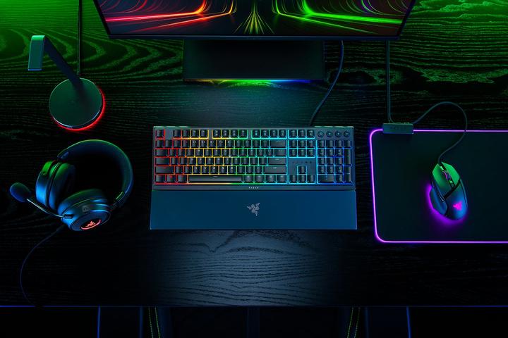 Actual product image Razer Ornata V3 (Germany, Cable)