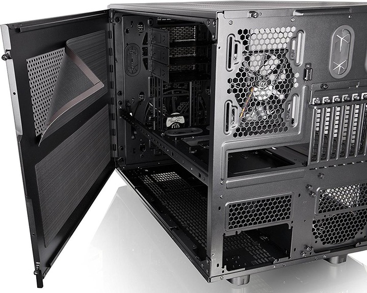 Actual product image Thermaltake Core X9 (ATX, mATX, Mini-ITX, E-ATX)