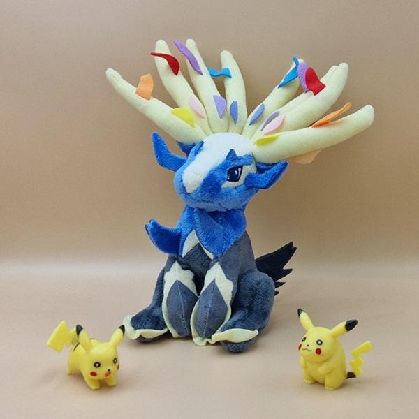 Immagine prodotto Pokémon Peluche Xerneas Sitting Cuties - 17 cm (17 cm)