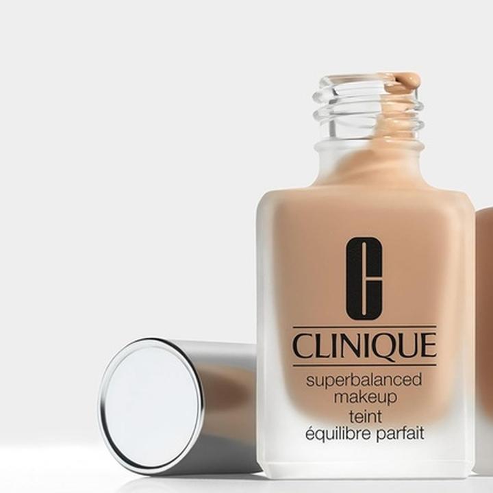 Image du produit Clinique Fond de teint liquide Superbalanced N° 28 Ivory 30 ml (Ivory, CN 13.5)