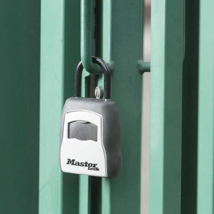 Actual product image Master Lock Key safe 5400EURD