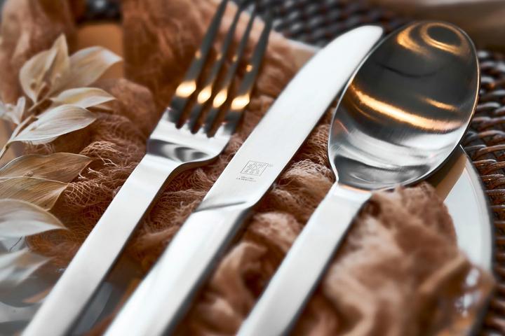 Produktbild Zwilling 68 tlg. Minimale Menübesteck matt (68 Stk., Besteck Set)