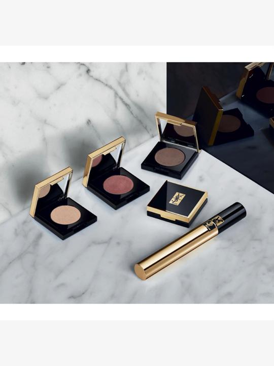 Actual product image Yves Saint Laurent Satin Crush Scandalous Beige 01 (No. 01 - Scandalous Beige)