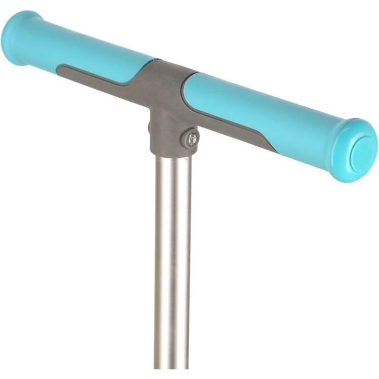 Thumbnail - Nils, Scooter