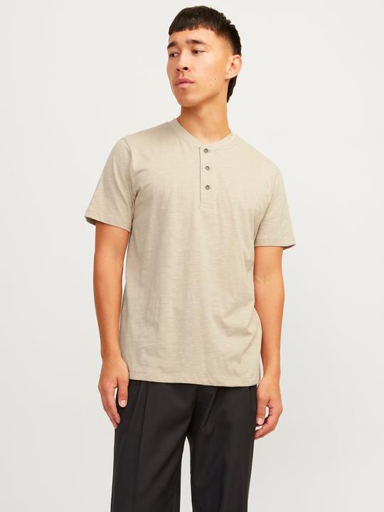Immagine prodotto Jack & Jones T-shirt monocolore con colletto da nonno (XS)