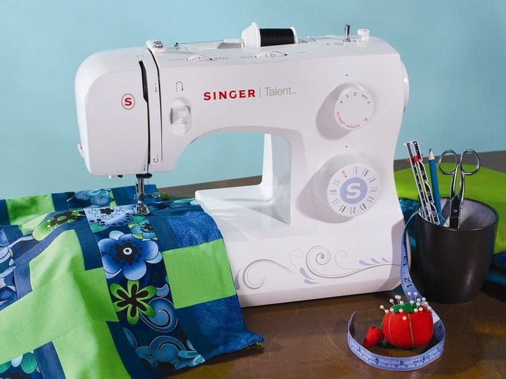 Actual product image Singer Talent 3323D