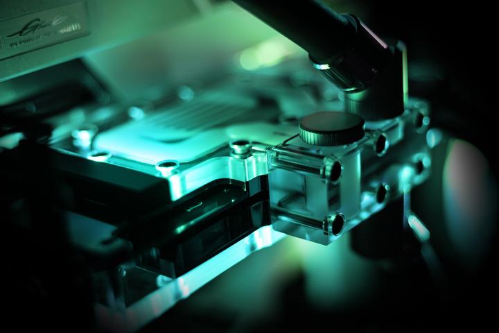 Image du produit EKWB EK-Quantum Vector Trinity RTX 3080/3090 Active Backplate D-RGB - Plexi