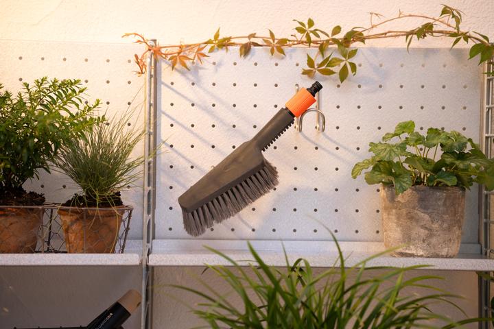 Actual product image Gardena Cleansystem wash set hand brush M soft